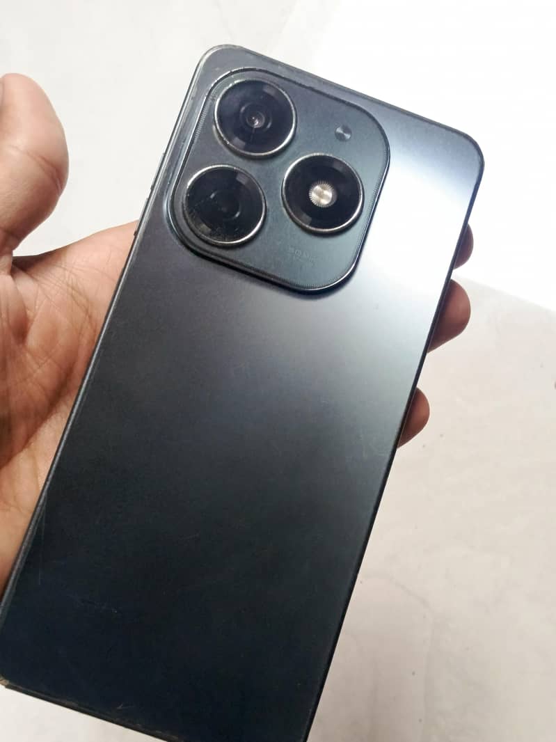 Tecno Spark 20 0