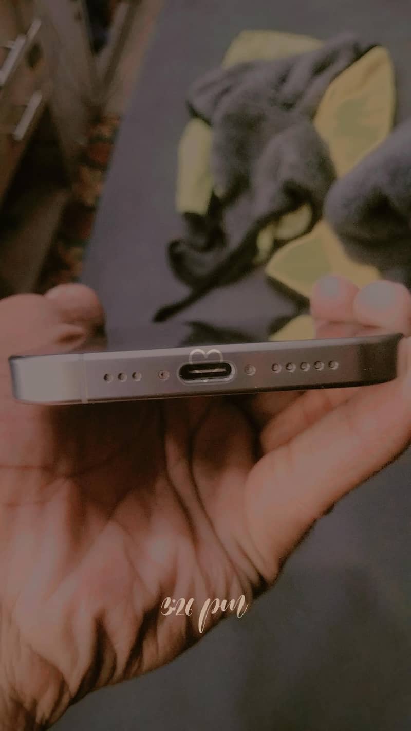 Apple iPhone 15 Pro 3