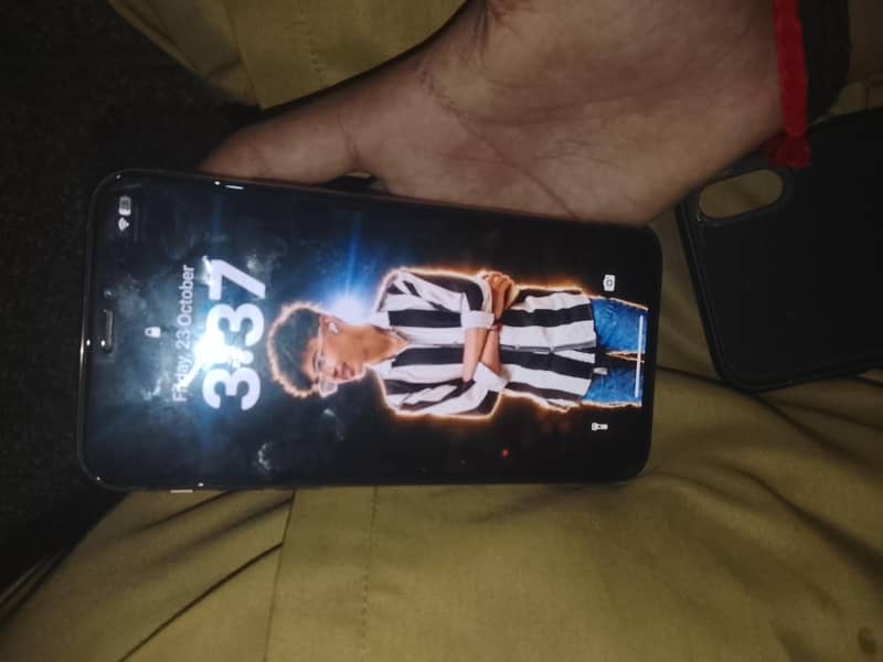 Apple iPhone XS 4