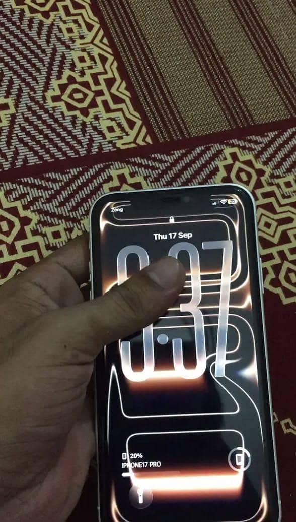 Iphone 11 convert 17 pro 0
