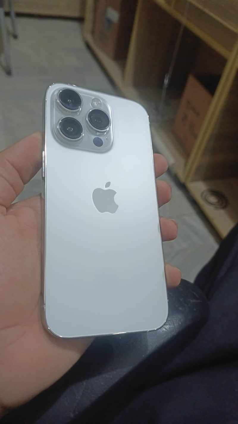 Apple iPhone 14 Pro 0