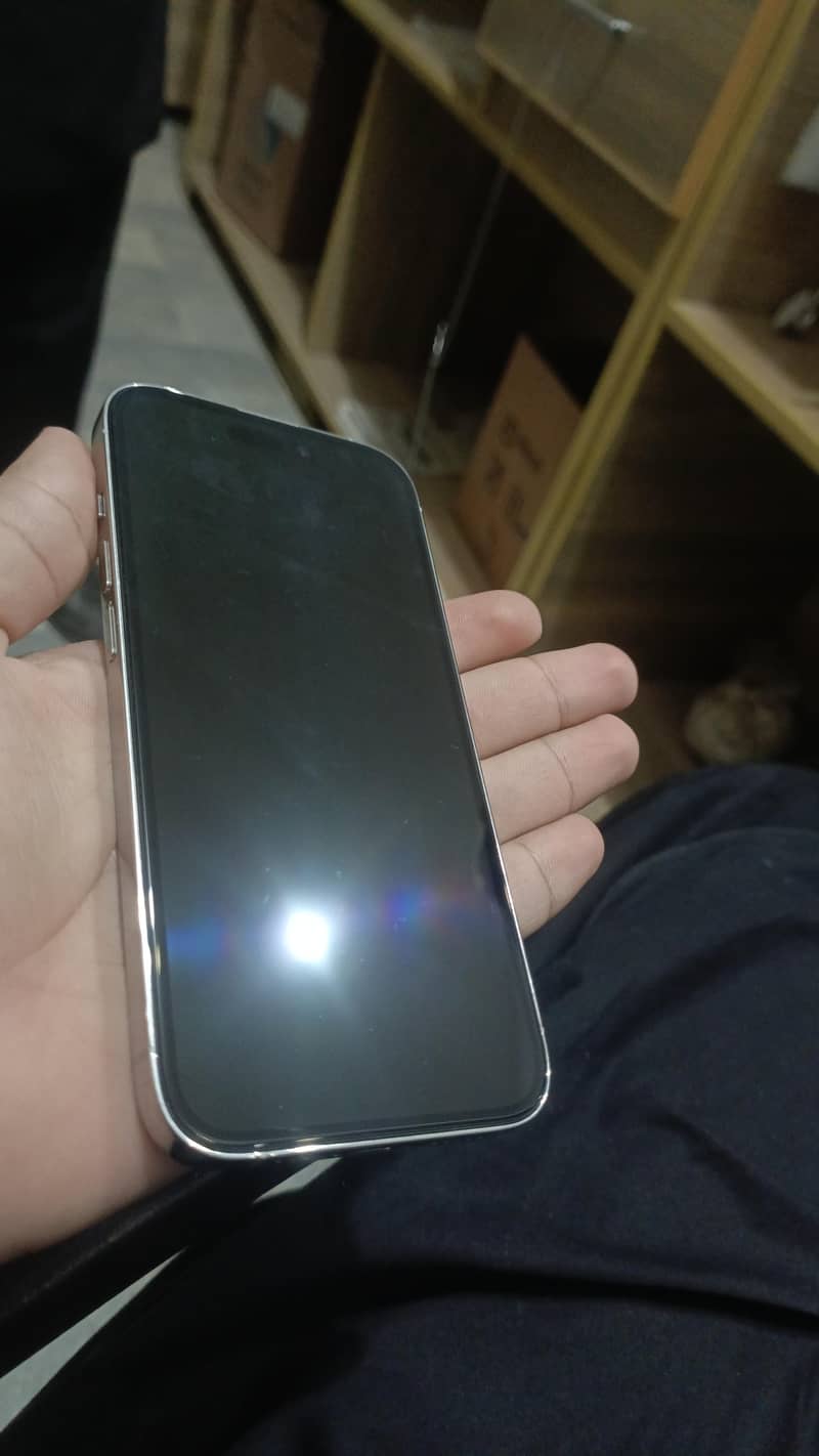 Apple iPhone 14 Pro 1
