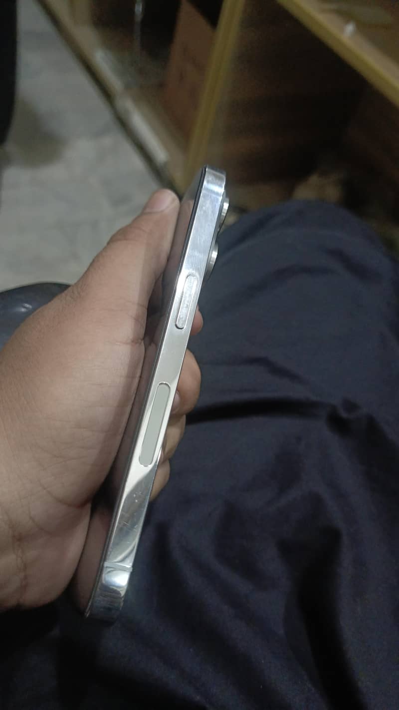 Apple iPhone 14 Pro 4