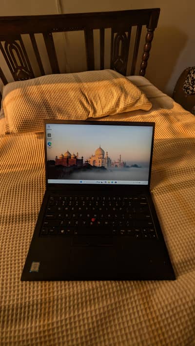 Lenovo X1 Carbon Core i7 8th Generation with 256 GB SSD, 16 GB RAM