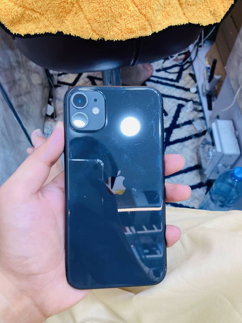 Apple iPhone 11 3