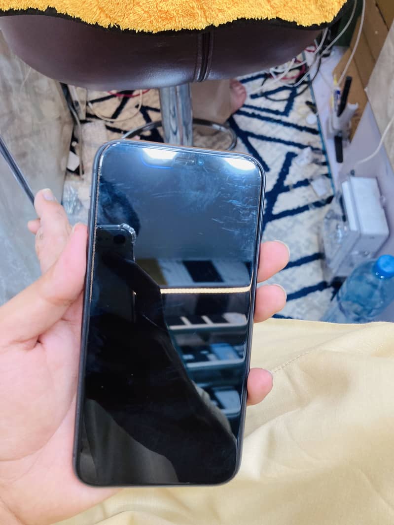 Apple iPhone 11 13