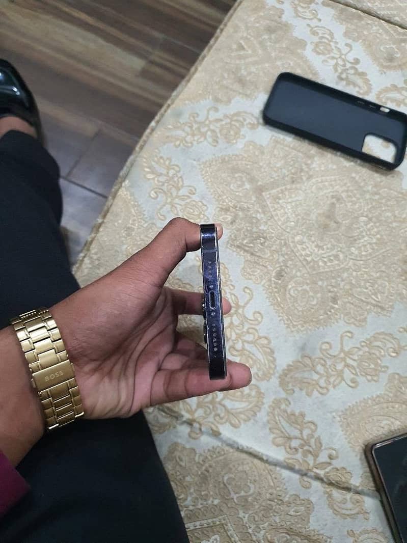 Apple iPhone 14 Pro Max 0