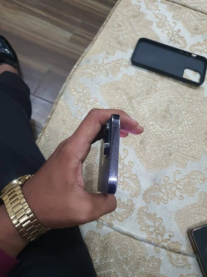 Apple iPhone 14 Pro Max 4