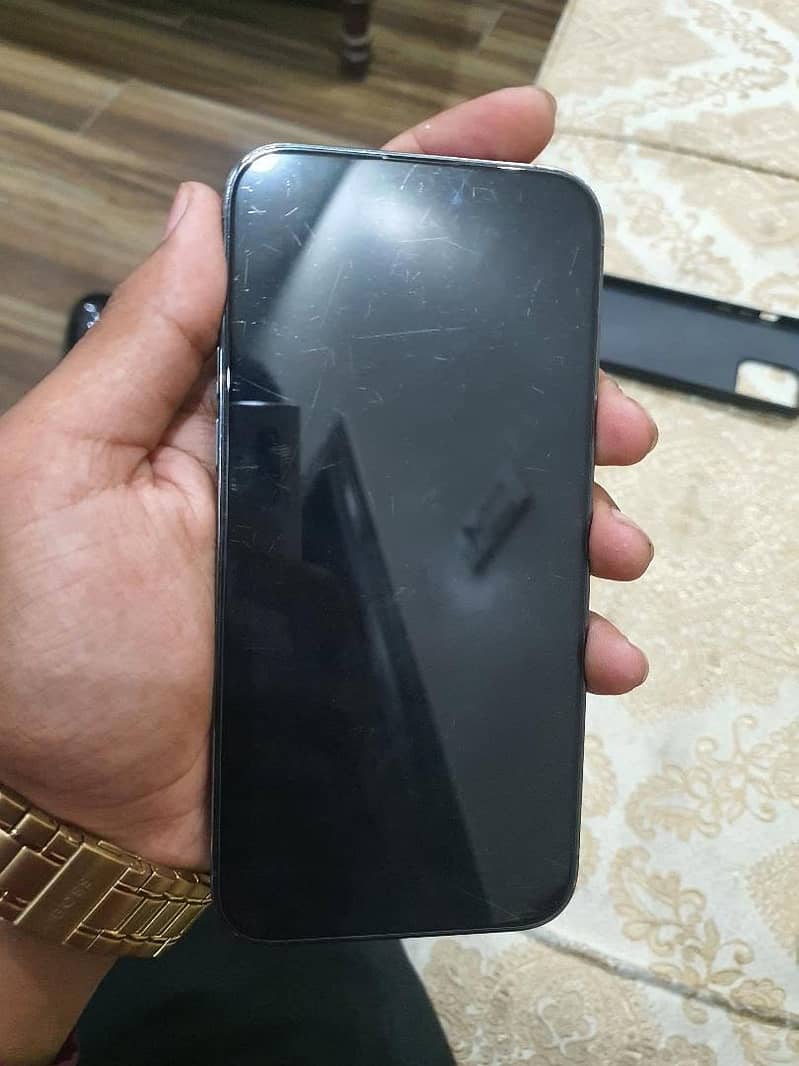 Apple iPhone 14 Pro Max 6