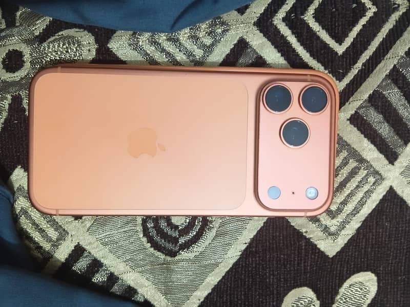 Apple iPhone 17 Pro Max 2