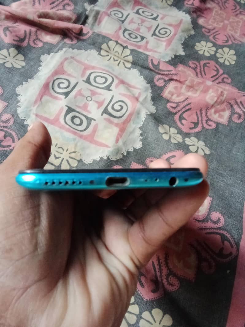 Tecno Spark 4 3/32 2