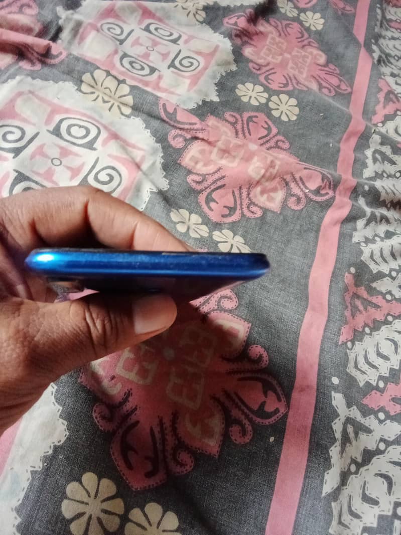 Tecno Spark 4 3/32 4