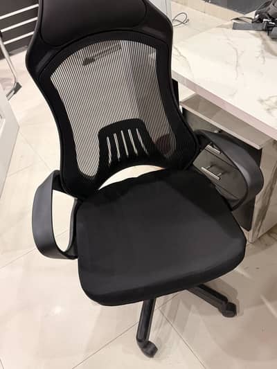 Office chairs and workstations for sale