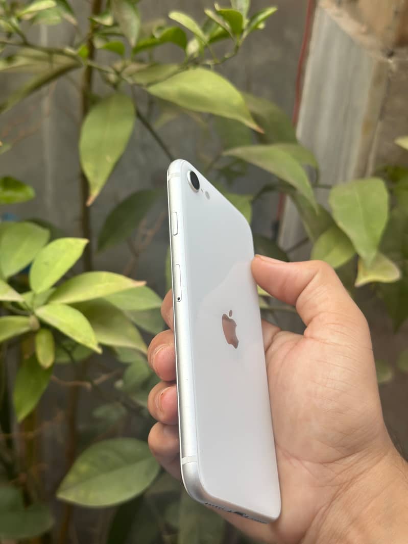 Apple iPhone SE 0