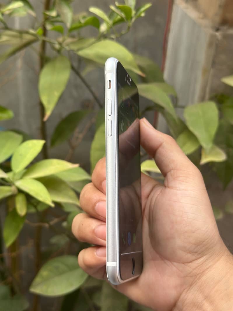 Apple iPhone SE 2