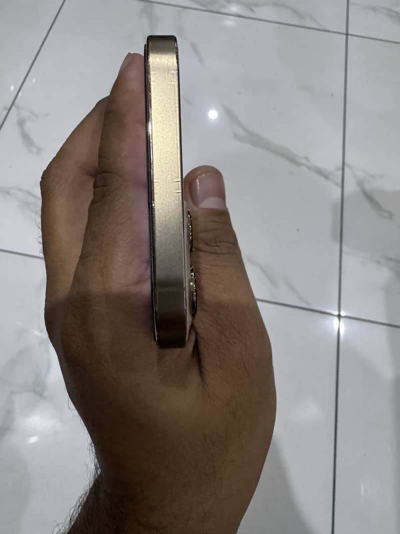 iPhone 12 Pro Max fu 4
