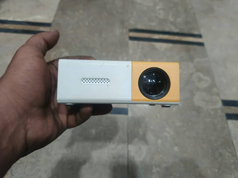 LED multimedia Mini projector 2