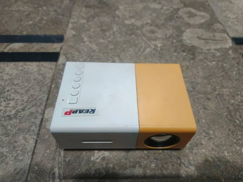 LED multimedia Mini projector 3