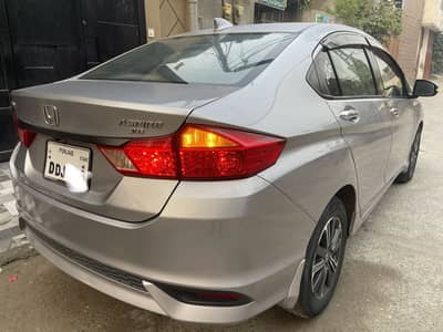 O3228l51593 کال کریں Honda city aspire 1.5 automatic fully loaded