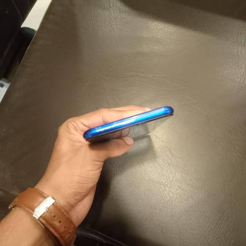 Realme 3 4