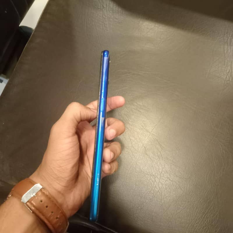 Realme 3 5