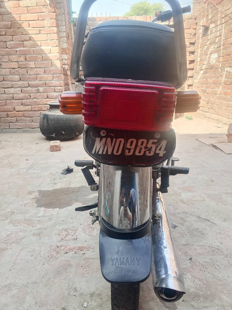 Yamaha 1