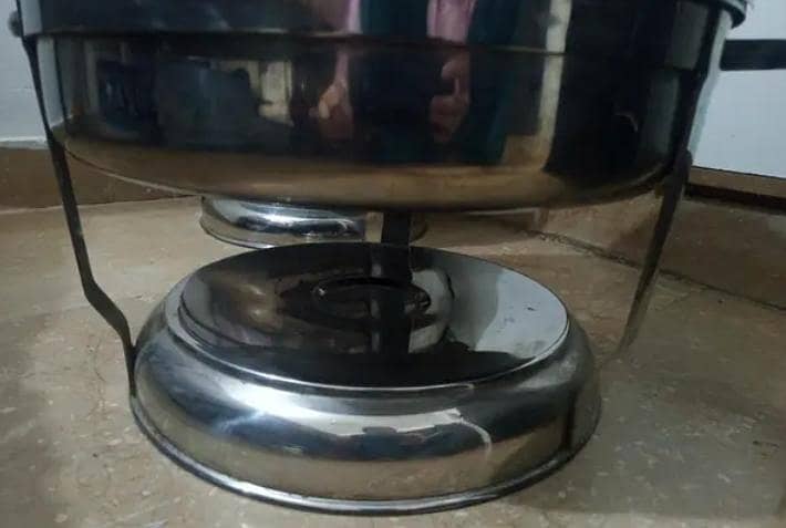 2 chafing dishes 1
