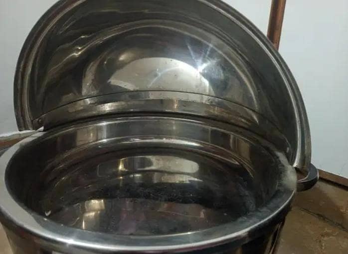 2 chafing dishes 2