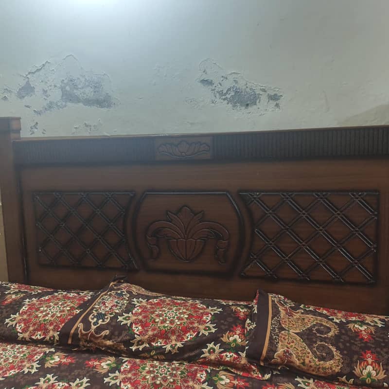 king size bed 0