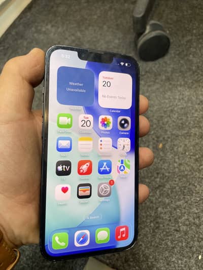 Apple iPhone 13