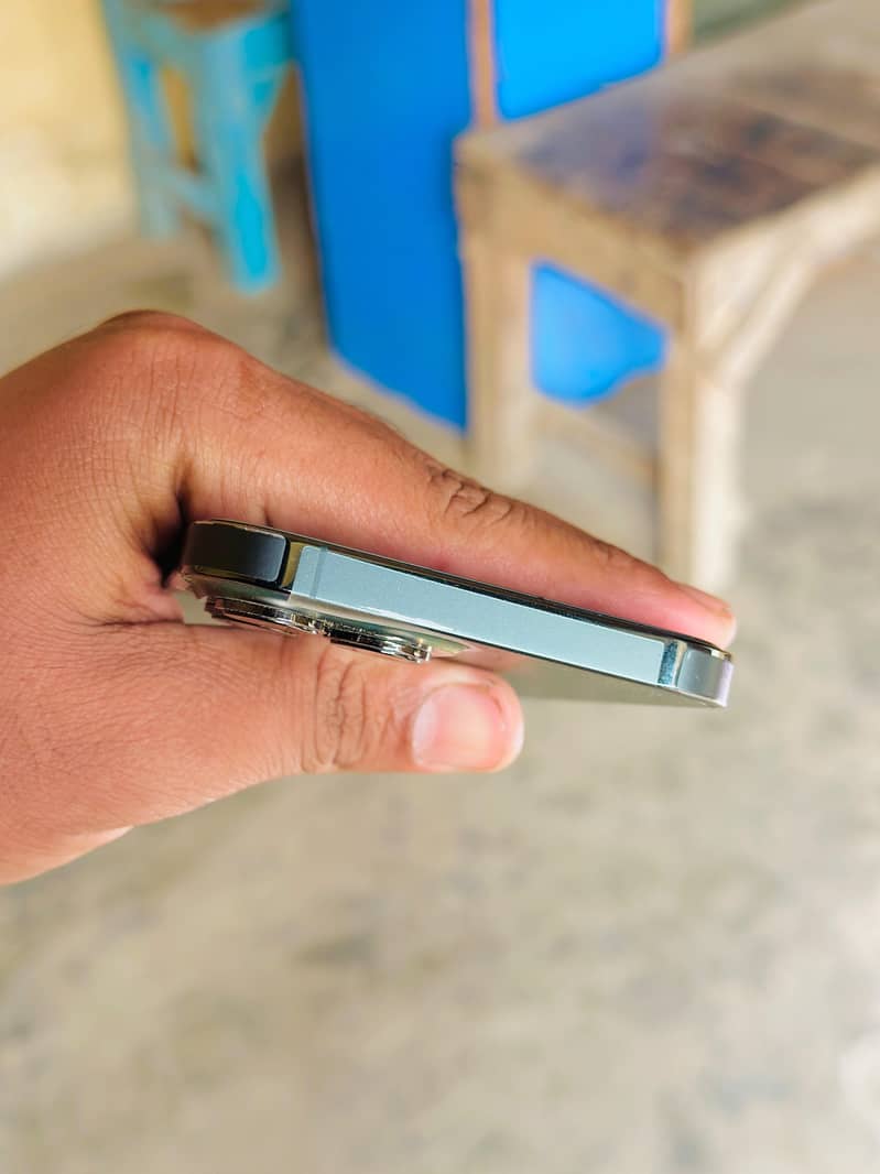 Apple iPhone 13 Pro Max 5