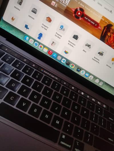 Macbook Pro M2 2022 16GB