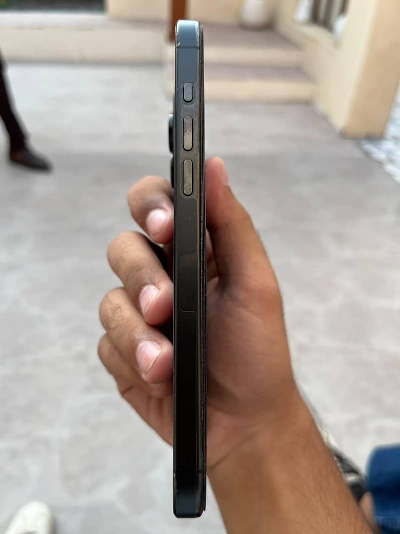 Apple iPhone 15 Pro Max 3