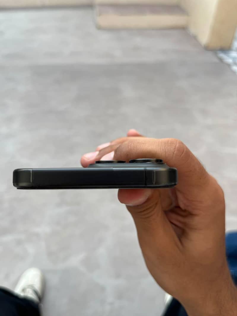 Apple iPhone 15 Pro Max 6
