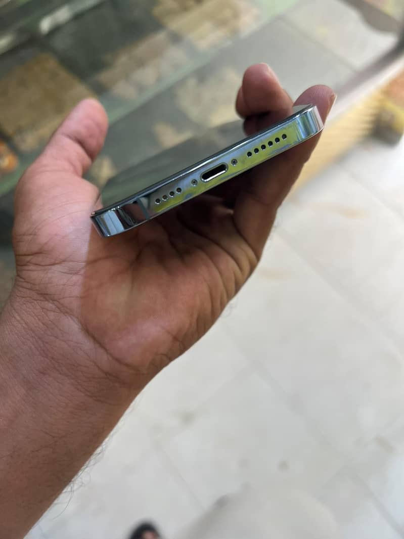 Apple iPhone 13 Pro Max 3