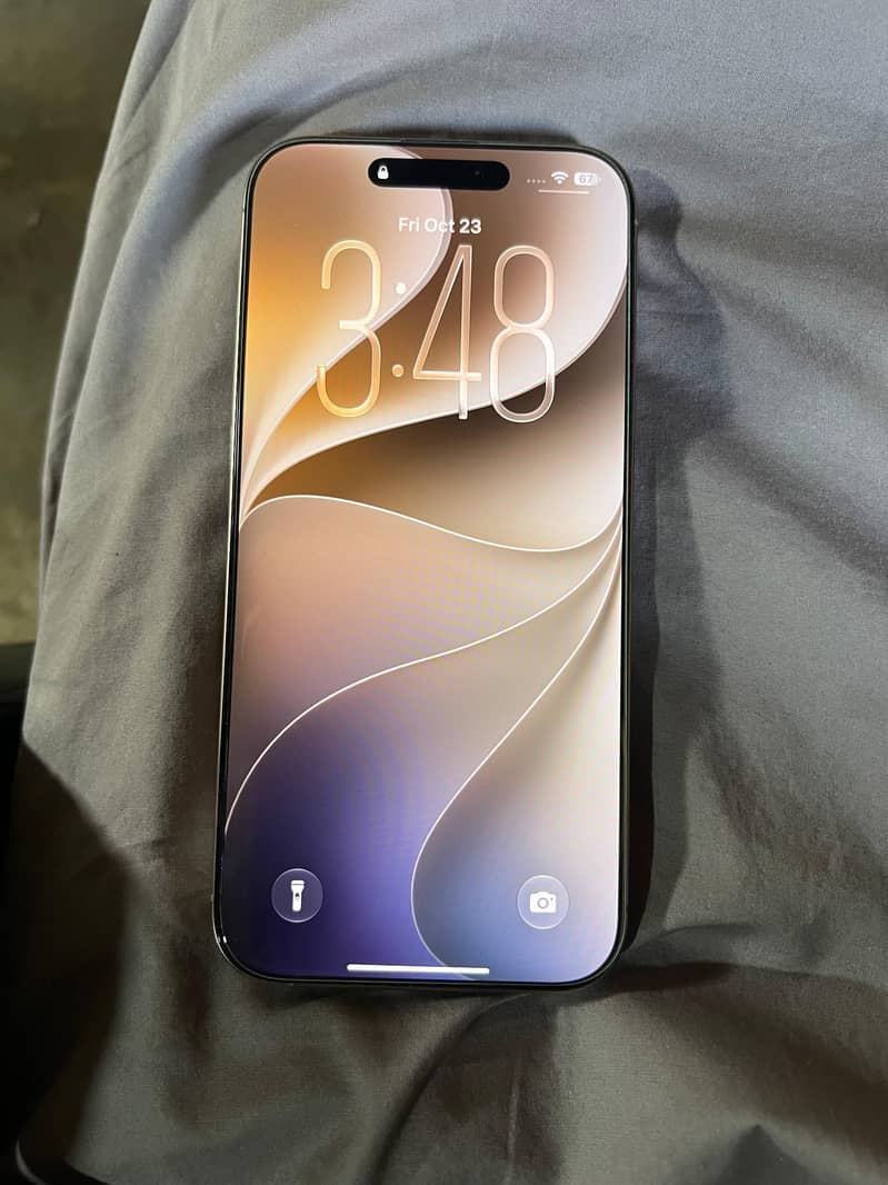 Apple iPhone 16 Pro Max 0