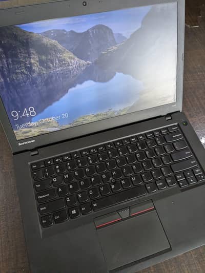 Lenovo Thinkpad i5, 5th Excellent condition and battery