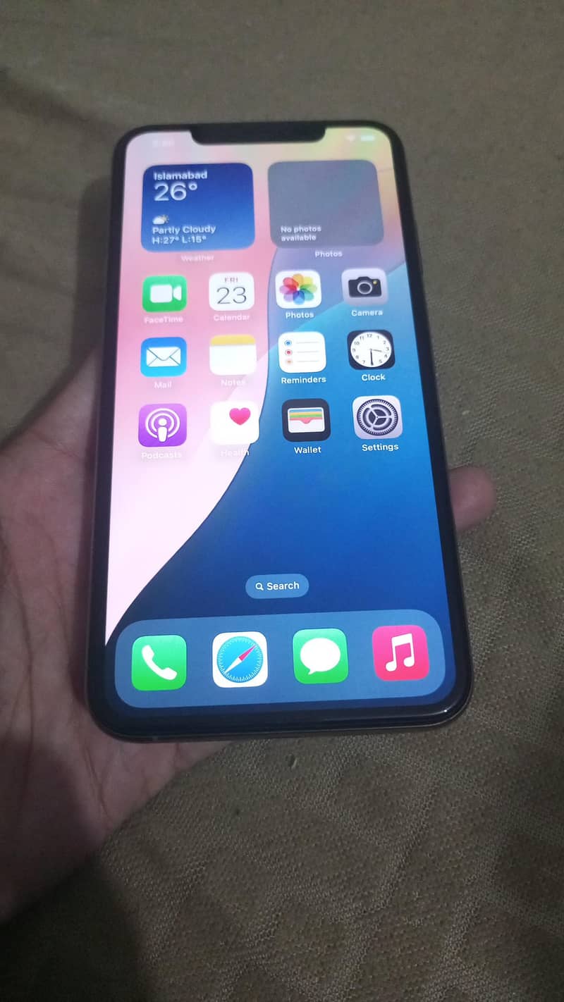 Apple iPhone XS Max 1