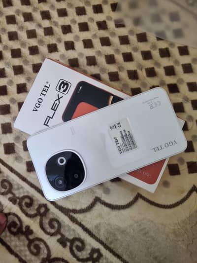 VGO TEL Flex 3 3/32GB 10/10 Whitei