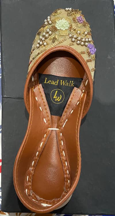 New khussa wrong size