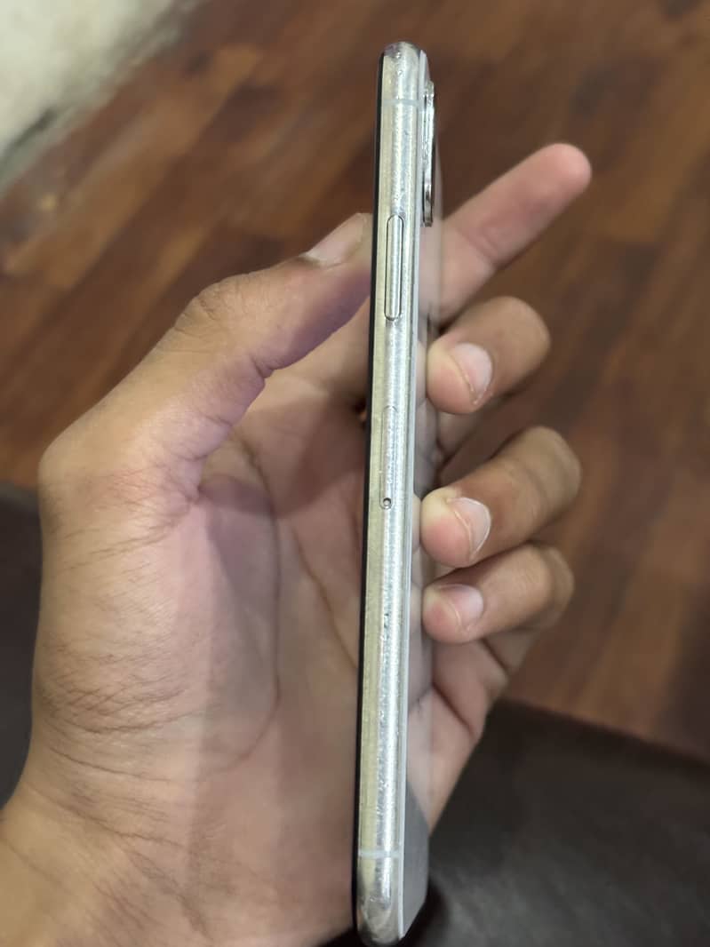 Apple iPhone X 17