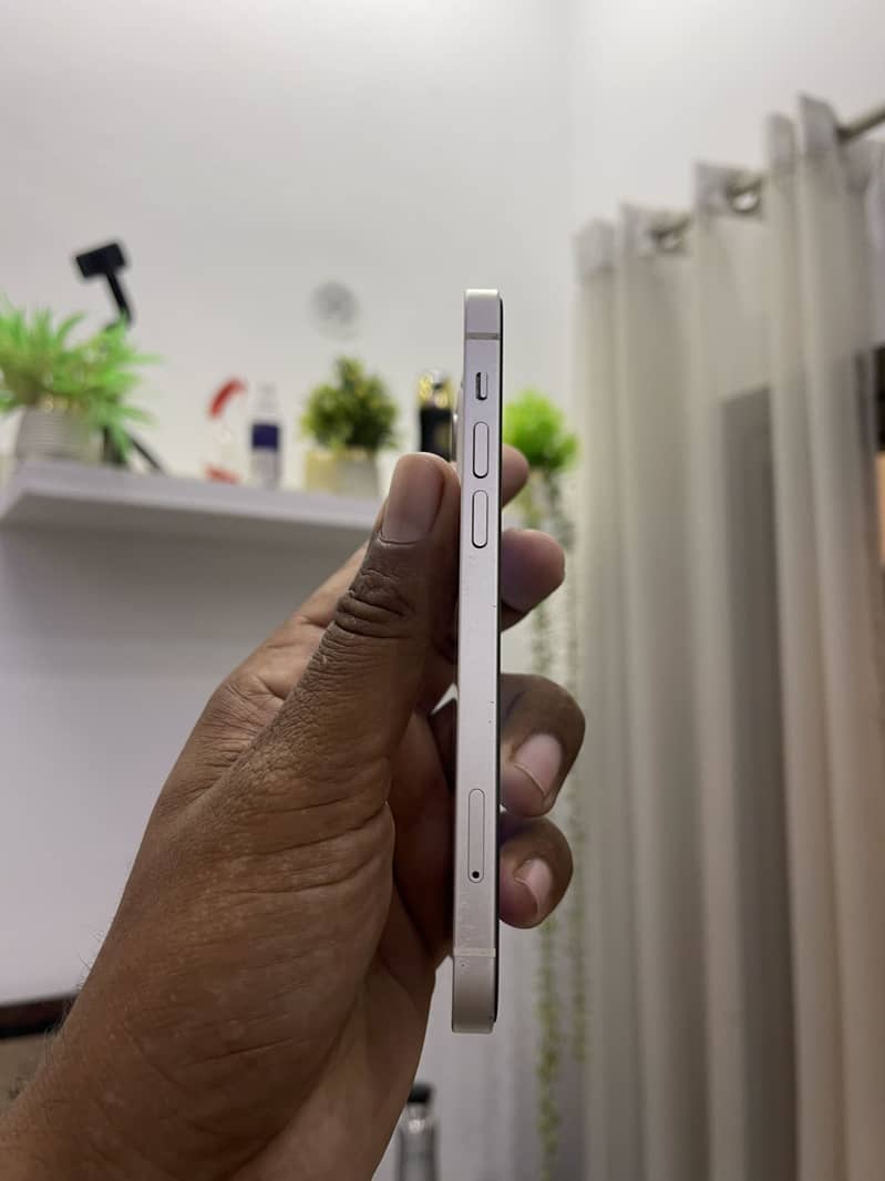 Apple iPhone 12 1