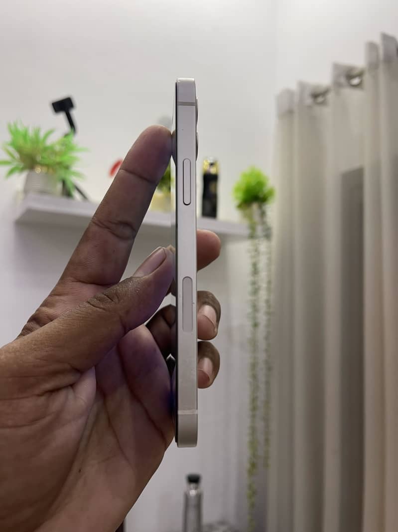 Apple iPhone 12 3
