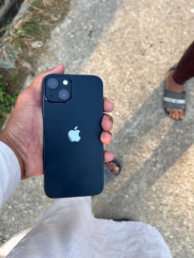 Apple iPhone 13