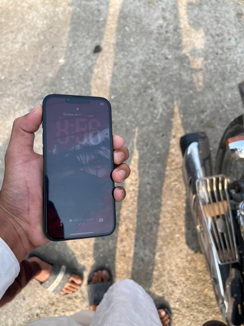 Apple iPhone 13 1