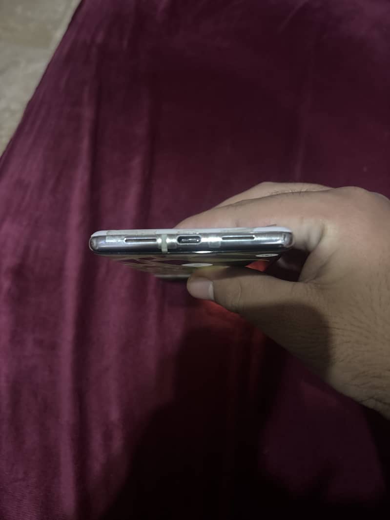 Google Pixel 6 Pro with box 3