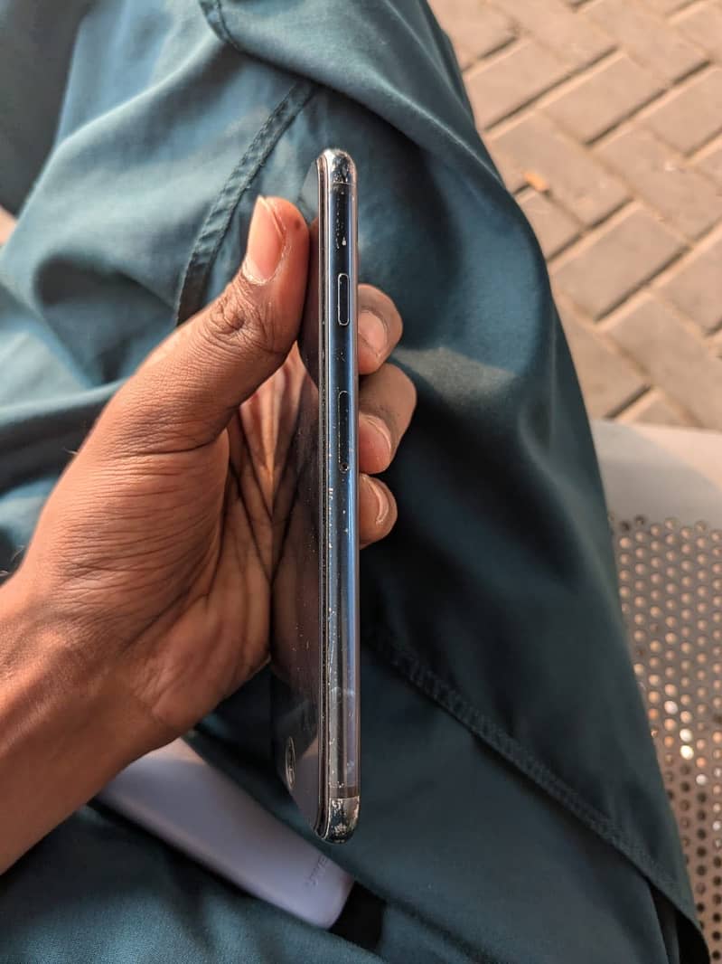 Apple iPhone SE 3 2
