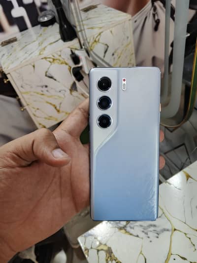 Tecno CAMON 40 Pro