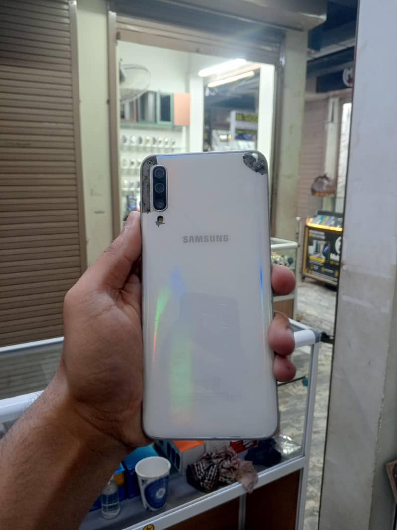 Samsung Mobile A70 2