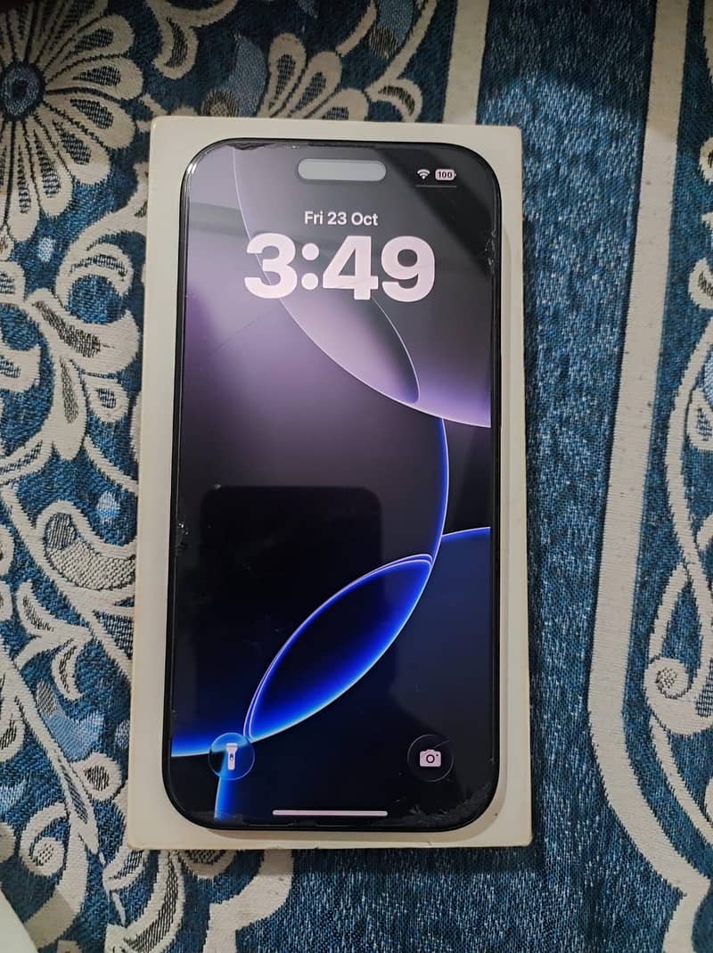 Apple iPhone 16 Pro 0